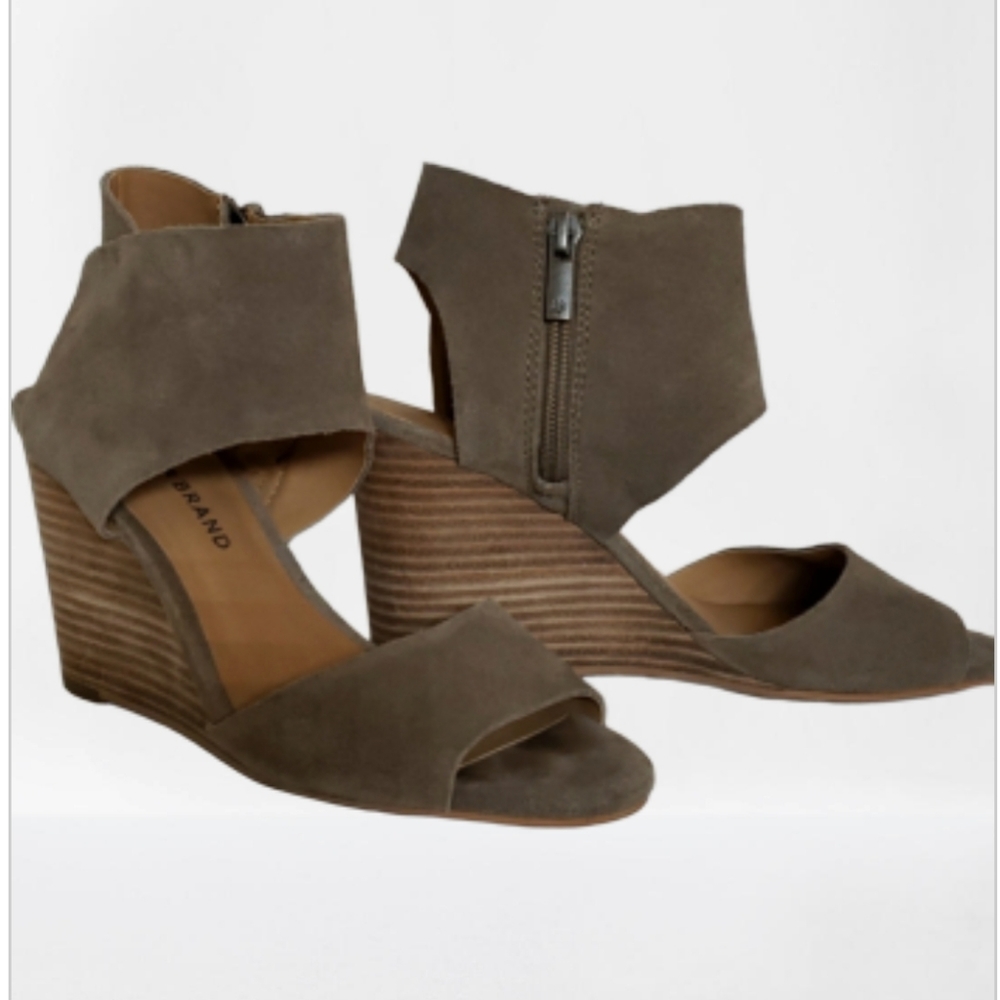 {SOLD} Lucky Brand Rittly Suede Wedge Sandal